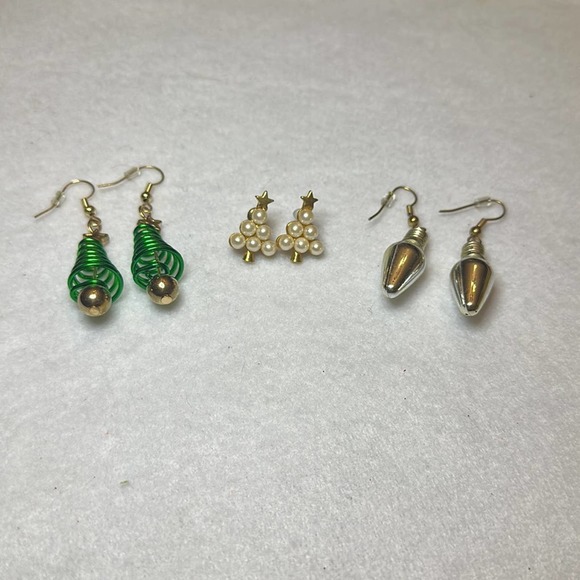 Christmas‎ Earrings - Picture 3 of 3